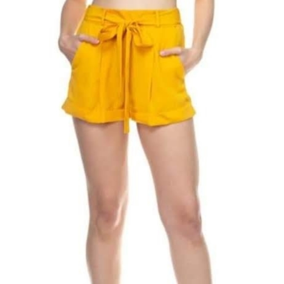 Self-Tie Cuffed Mini Shorts - Picture 2 of 3